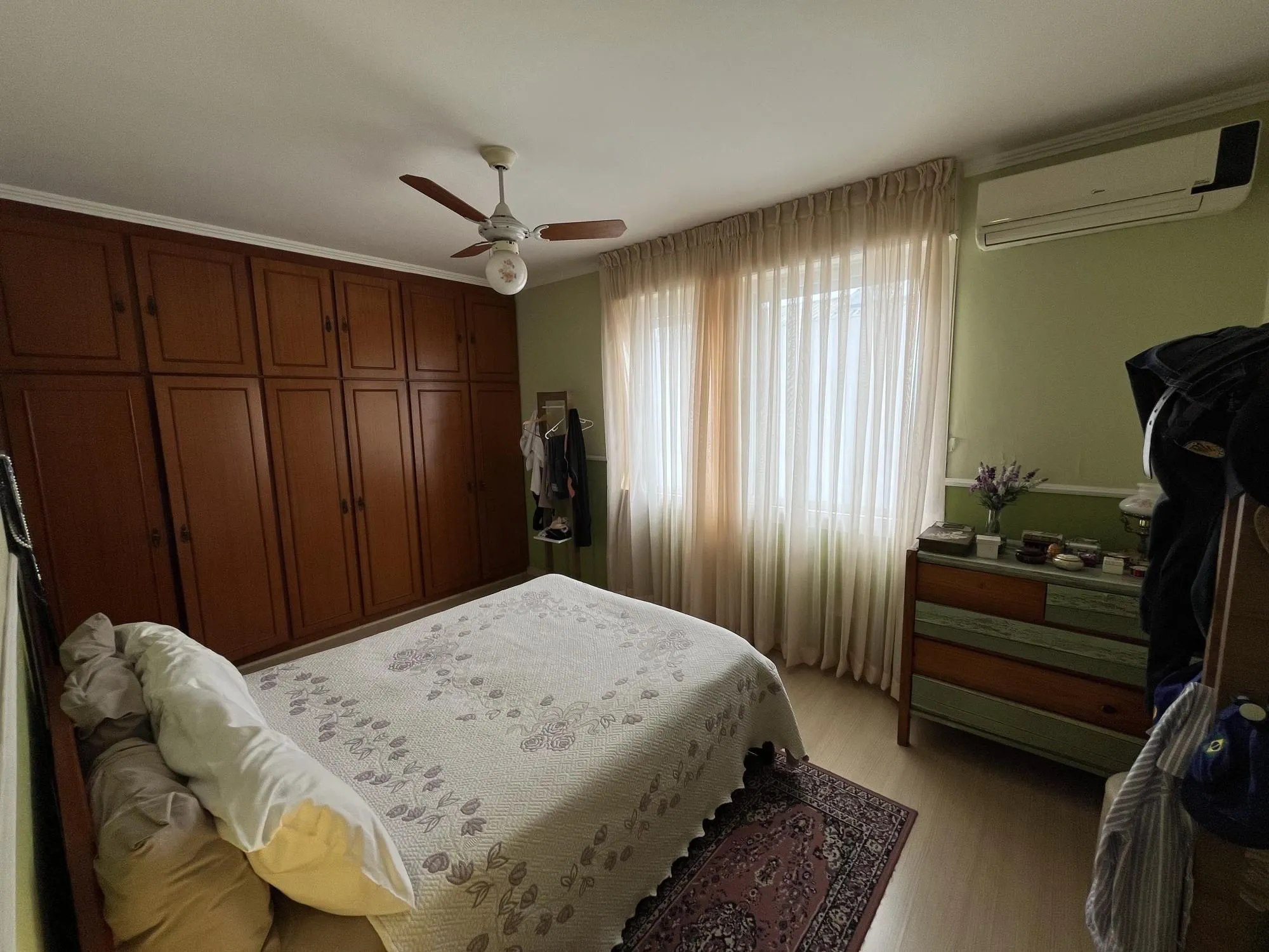 Imagem Apartamento de dois quartos com suíte no bairro Menino Deus em Porto Alegre
