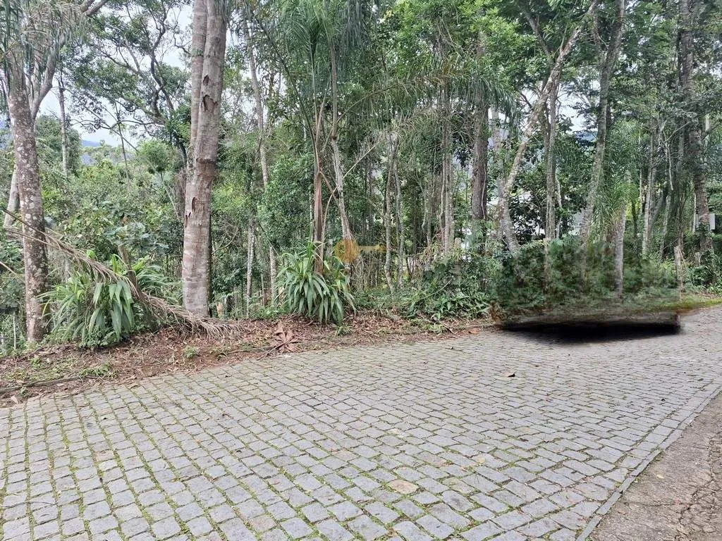 Imagem Terreno em Condomínio para Venda em Teresópolis / RJ no bairro Parque do Imbui