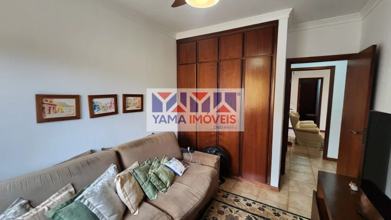 Imagem Casa a venda perto do Ribeirão Shopping em excelente estado de conservação
