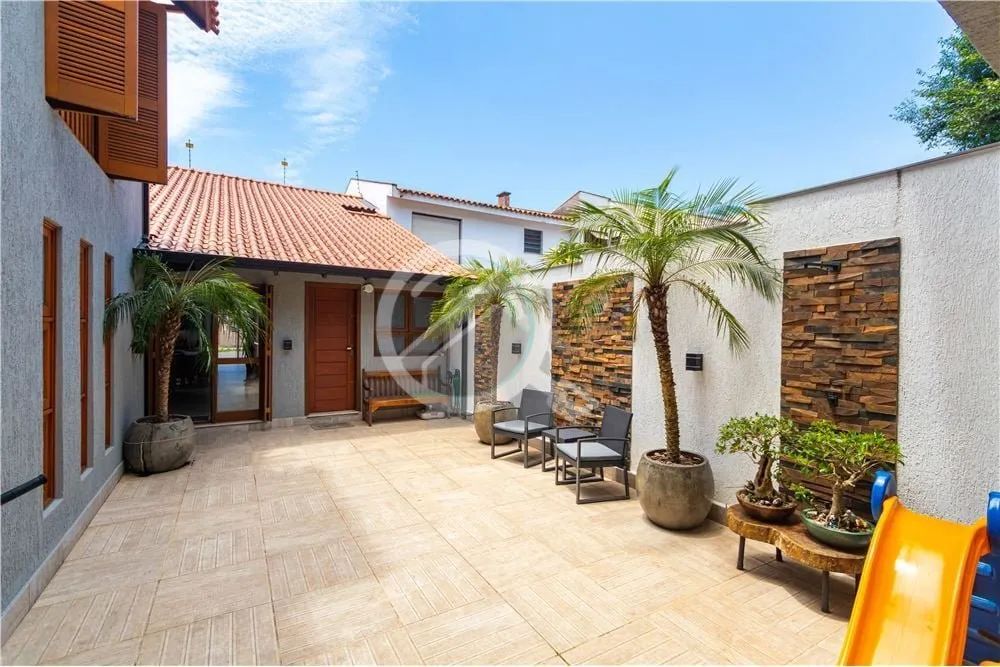 Imagem Esta linda casa de alto padrão é o lugar perfeito para aqueles que buscam conforto, funcionalidade...