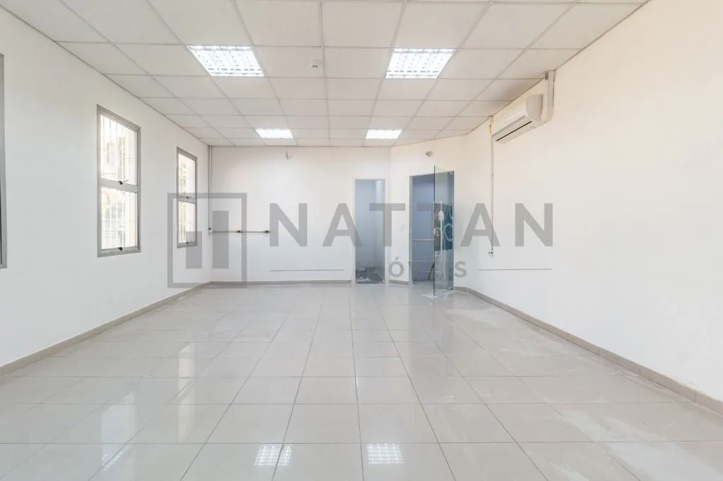 Imagem Imóvel comercial à venda no Carrão, com 1.332 m² e 23 salas envidraçadas