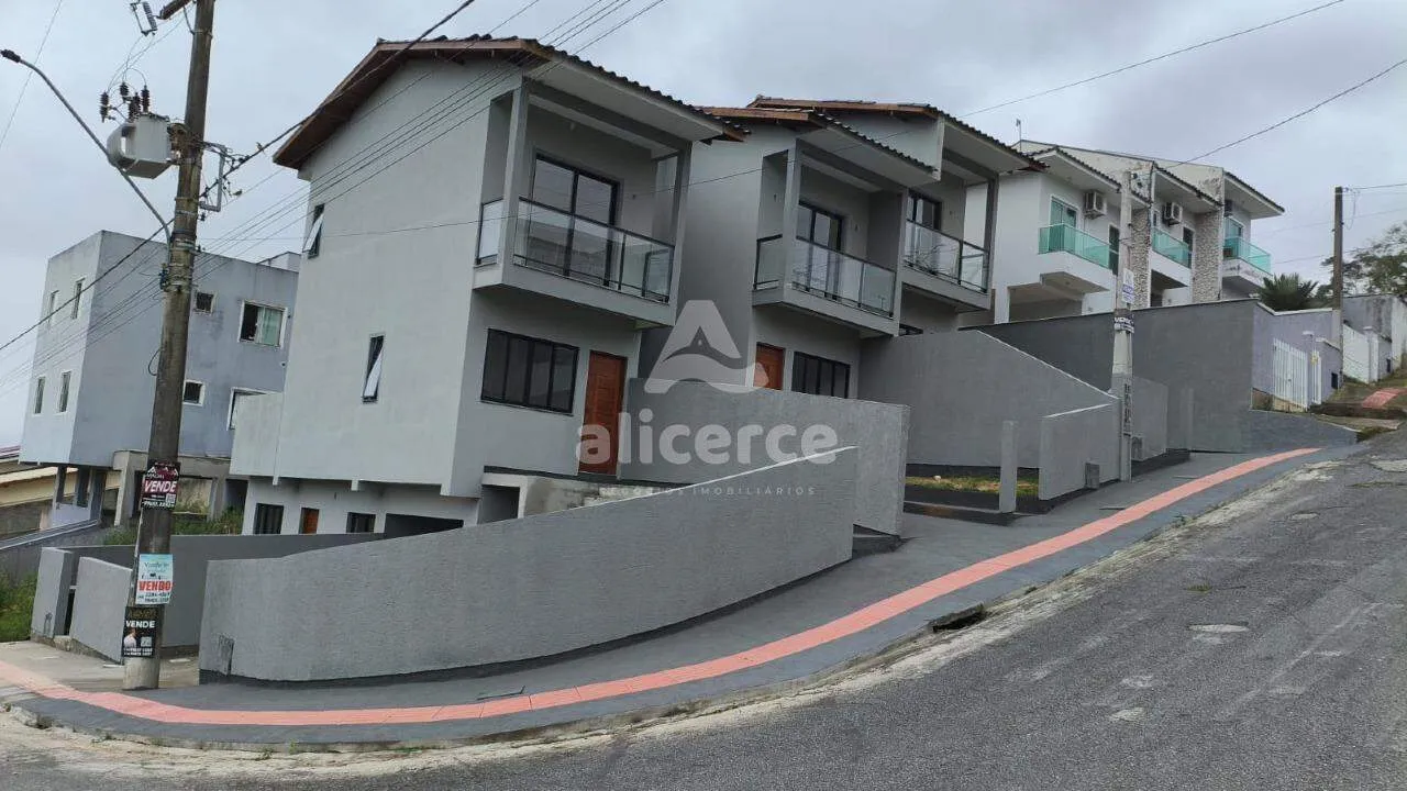Imagem Sobrado à venda com 2 quartos , 47m² em Bela Vista Palhoça