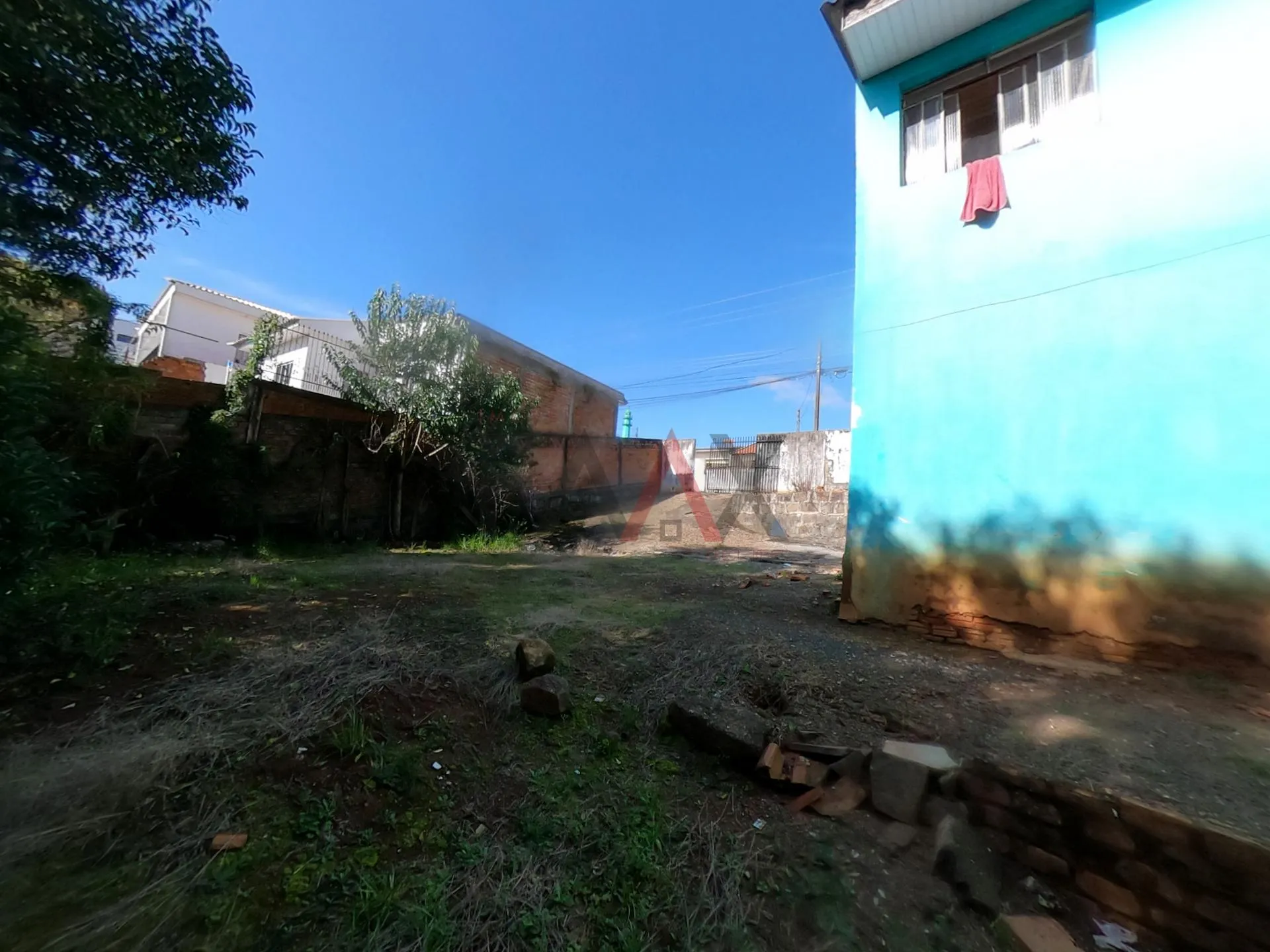Imagem Casa a venda com terreno de 600m localizado no bairro dos Estados em Guarapuava