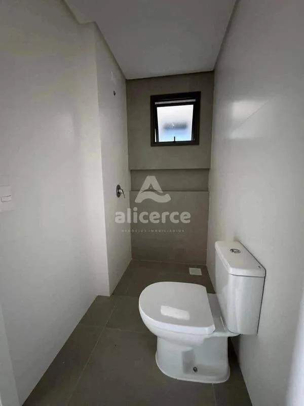 Imagem Apartamento DUPLEX 2 dormitórios com suíte, sacada com churrasqueira, próximo ao mar, em Ingleses - Florianópolis - SC