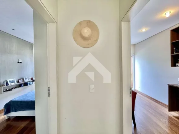 Imagem Casa de Condomínio em Granja Viana II - Cotia