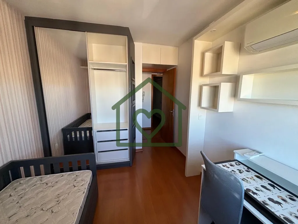 Imagem Viviane Paz Imóveis vende ótimo apartamento mobiliado, com vista panorâmica no Menino Deus, conta...