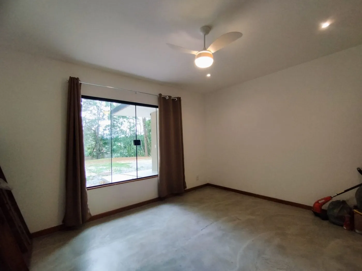 Imagem Casa em Condomínio para Venda em Petrópolis / RJ no bairro Araras