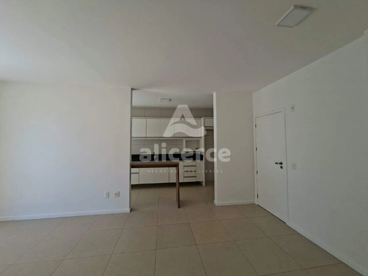 Imagem Apartamento à venda com 02 dormitórios sendo 01 suíte com 74 m² no bairro Kobrasol - São José - SC.
