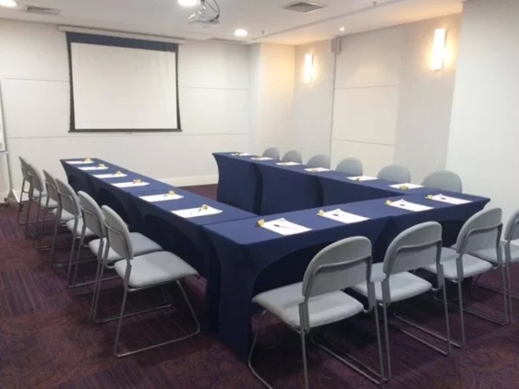 Imagem Flat disponível para venda no Comfort Suites Alphaville, com 50m², 1 dormitório e 1 vaga de garagem
