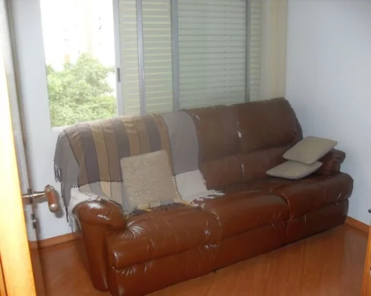 Imagem Imperdível!!! Apartamento todo reformado, andar alto,com excelente distribuição, living para 2 am...