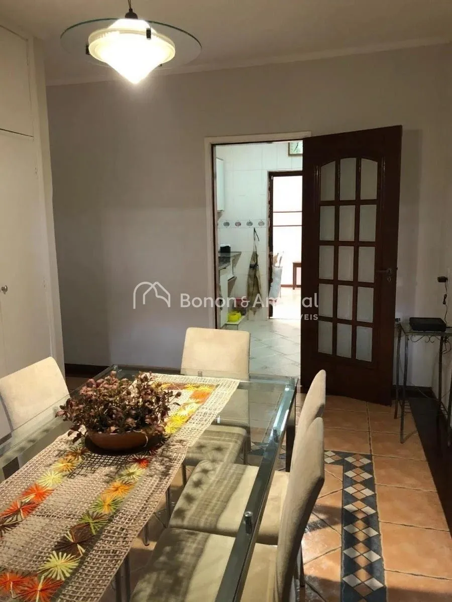 Imagem Casa à venda próxima à Lagoa do Taquaral em Campinas