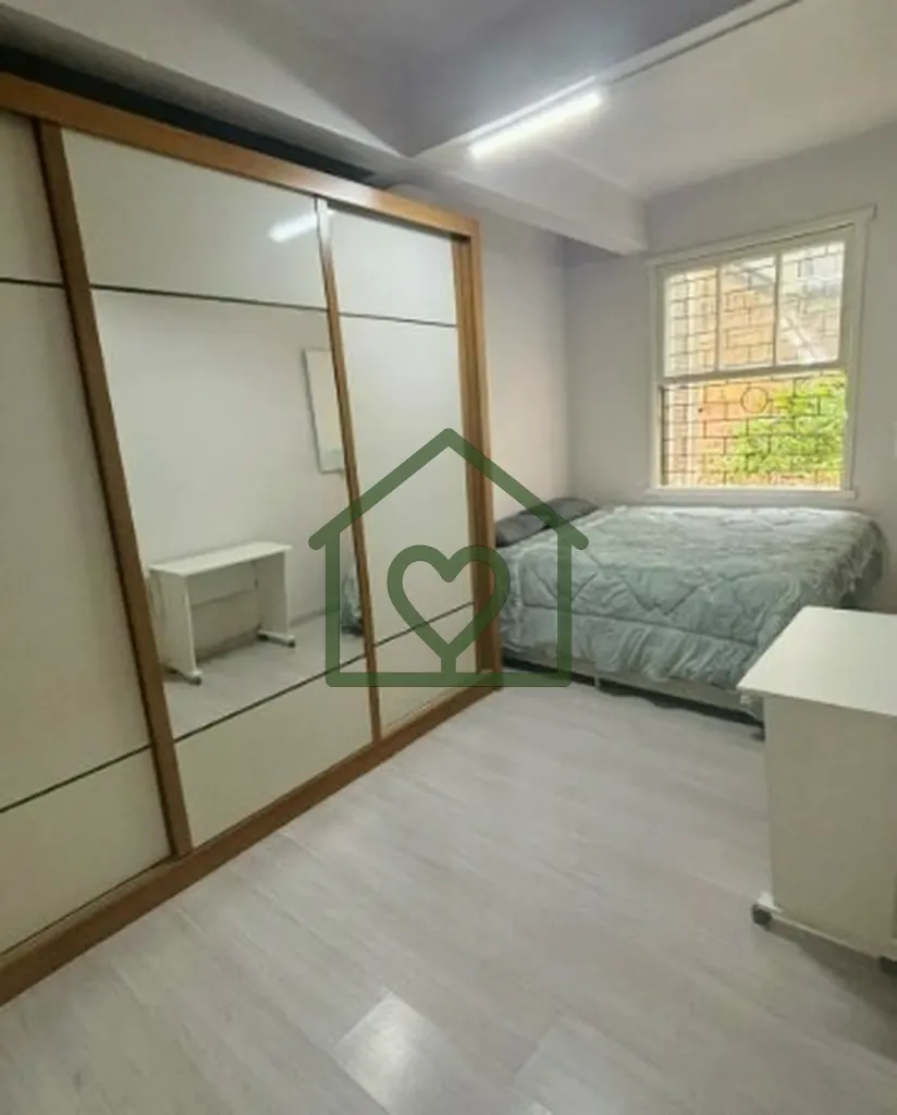 Imagem Ótima oportunidade em Petrópolis - Porto Alegre 
 
Apartamento semi mobiliado com 50 m² de área ...