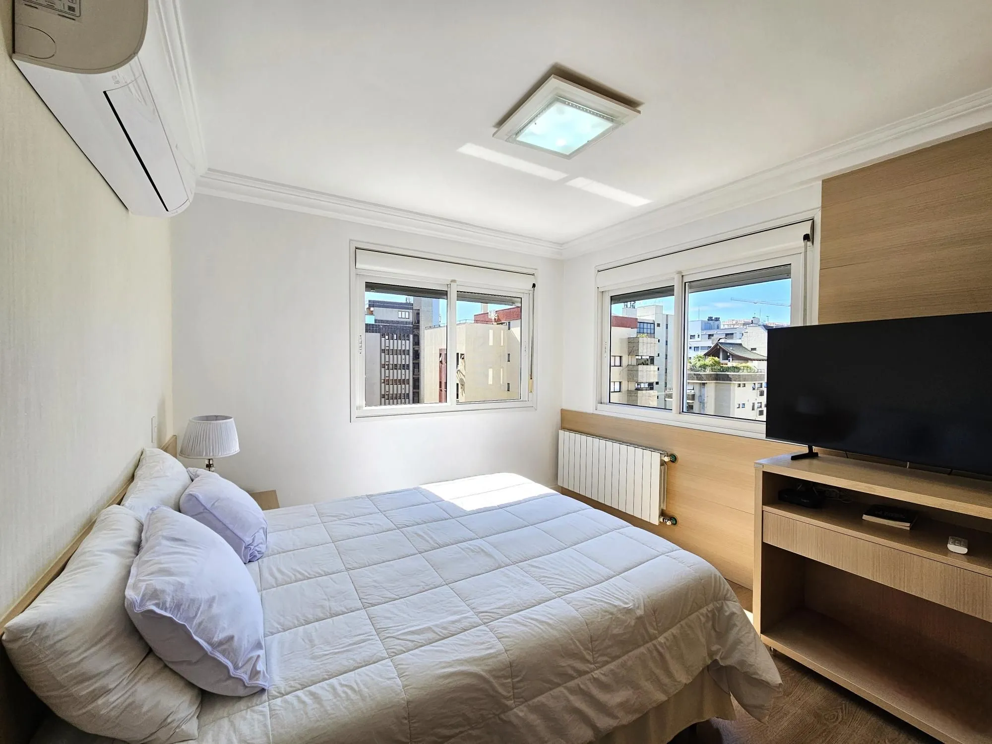 Imagem ALTO PADRÃO | BELA VISTA | 3 SUÍTES + 4 VAGAS | MOBILIADO