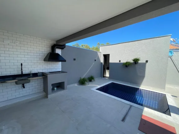 Imagem Casa com 3 Suítes e Piscina - Santana de Parnaíba/SP