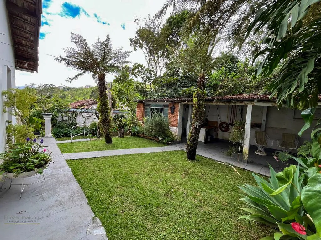 Imagem Casa com quintal a venda no bairro São Geraldo em Poços de Caldas - mg