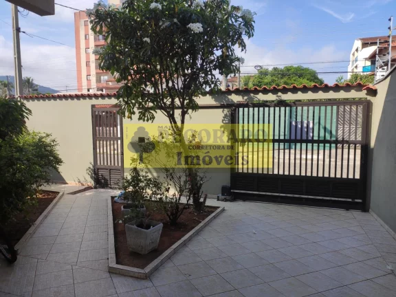 Imagem Sobrado de 6 quartos na Martim de Sá: 2 suítes, área gourmet com churrasqueira e piscina. Oportunidade imperdível!