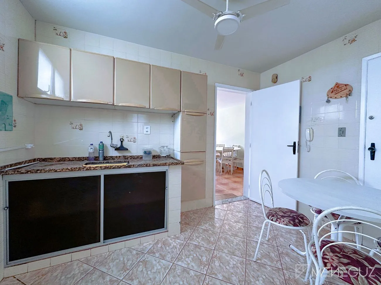 Imagem Apartameto 3 Quartos a venda na Praia do Morro a Duas quadras do mar com elevador
