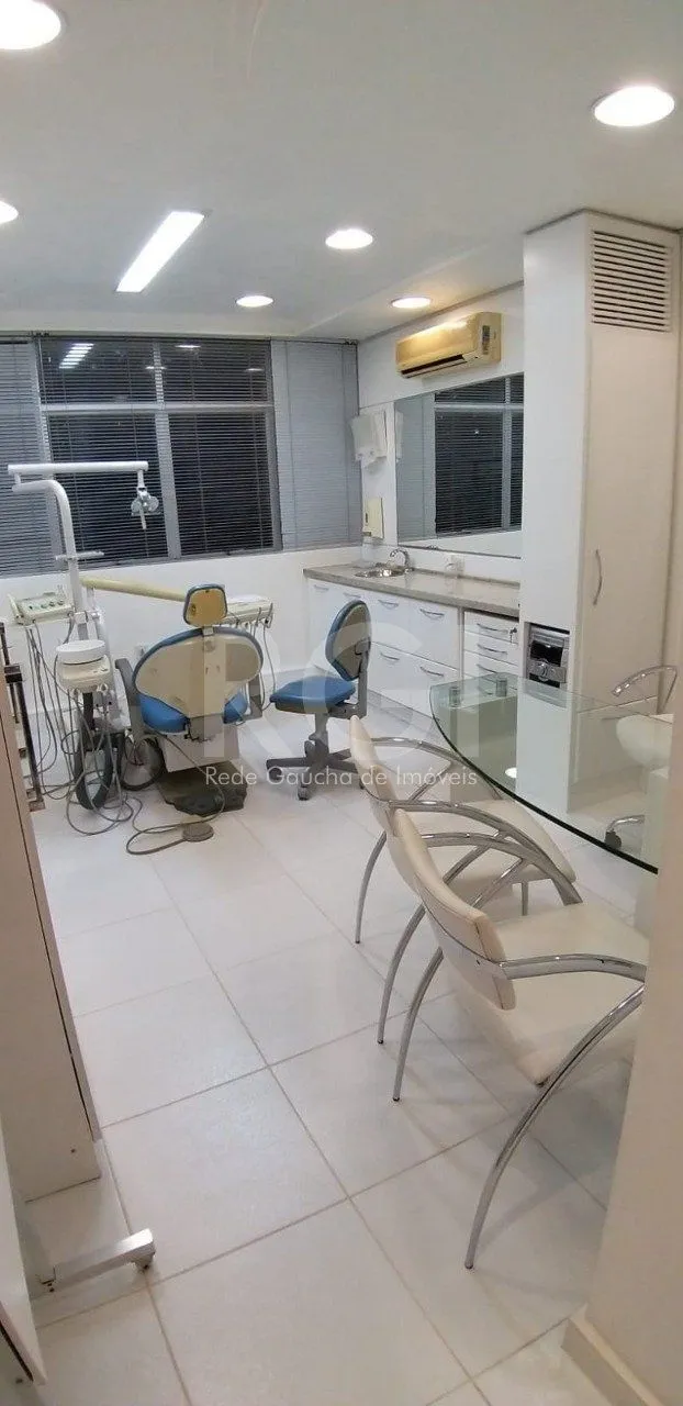 Imagem Sala comercial com 40m² privativos localizado no bairro Petrópolis em Porto Alegre/RS.