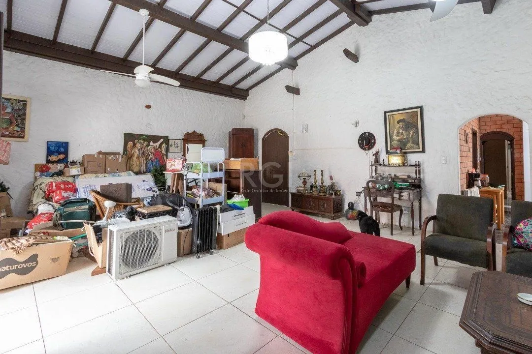 Imagem Casa para Venda - 380m², 3 dormitórios, sendo 1 suites, 3 vagas - Tristeza