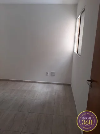 Imagem Casa em Condomínio Fechado com 02 Suítes com 02 vagas de garagem na Vila RéRé