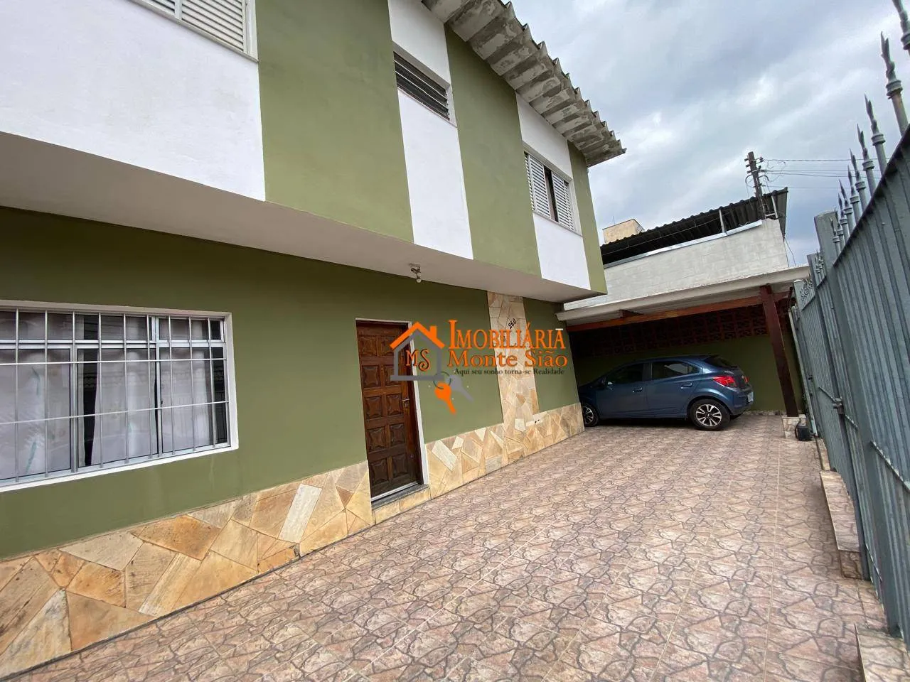 Imagem Sobrado à venda com 125m², 3 quartos, quintal e 3 vagas de garagem - Vila Zanardi, Guarulhos, SP