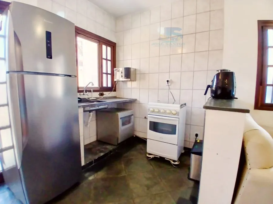 Imagem Á VENDA CASA DE CONDOMÍNIO Á UM QUADRA DA PRAIA DE MAINTIGA