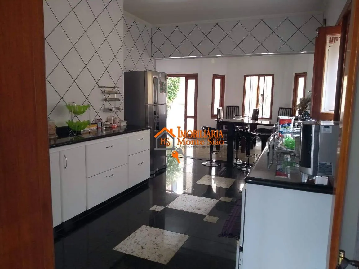 Imagem Sobrado com 3 dormitórios à venda, 305 m² por R$ 1.700.000,00 - Jardim Santa Clara - Guarulhos/SP