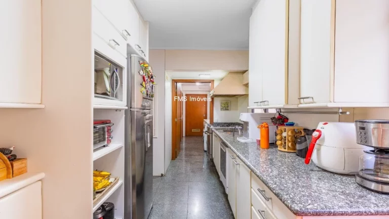Imagem Apartamento à venda em Pinheiros: 3 quartos, 3 suítes, 1 sala, 4 banheiros, 2 vagas e 160m²