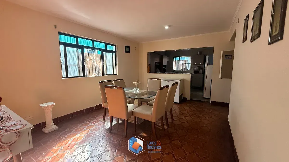 Imagem Casa para venda em Chácara Santa Maria com 4 quartos, sendo 1 suíte, 171m²