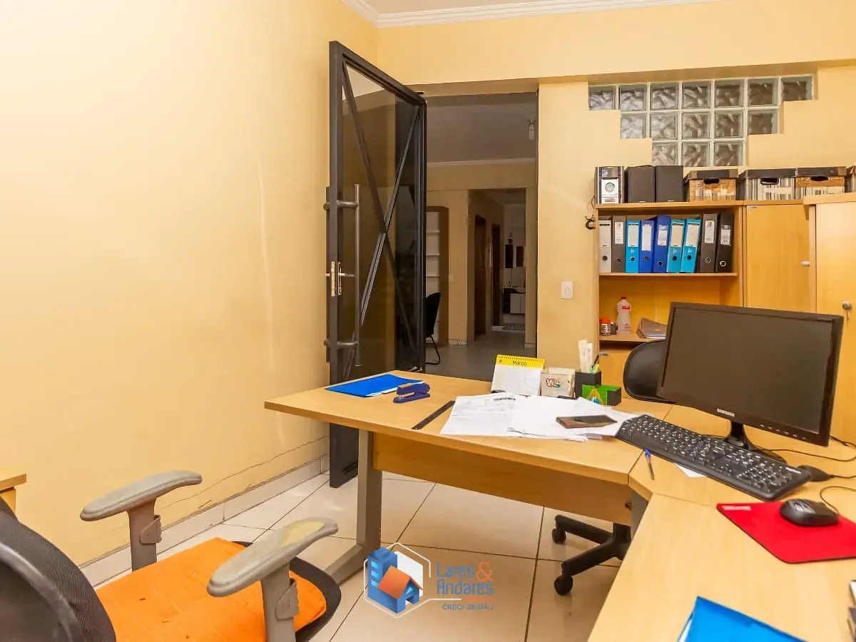 Imagem Casa comercial para venda em Liberdade, 700m²