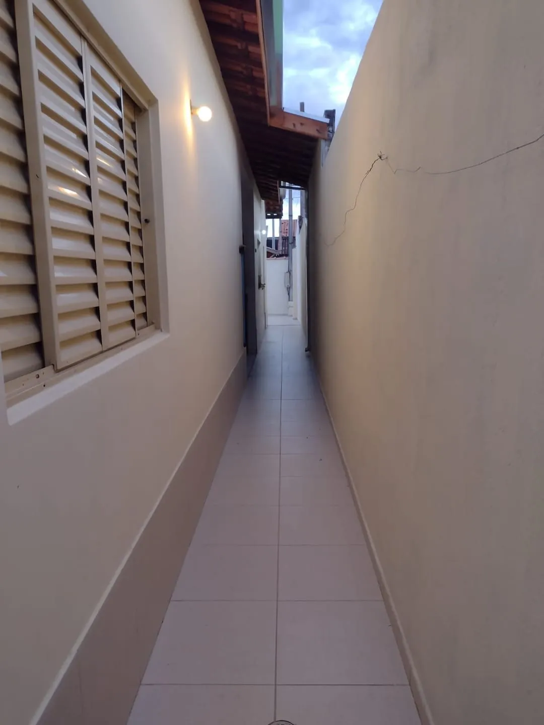 Imagem Casa à venda 2 Quartos, 1 Vaga, 125M², Parque São Domingos, Pindamonhangaba - SP
