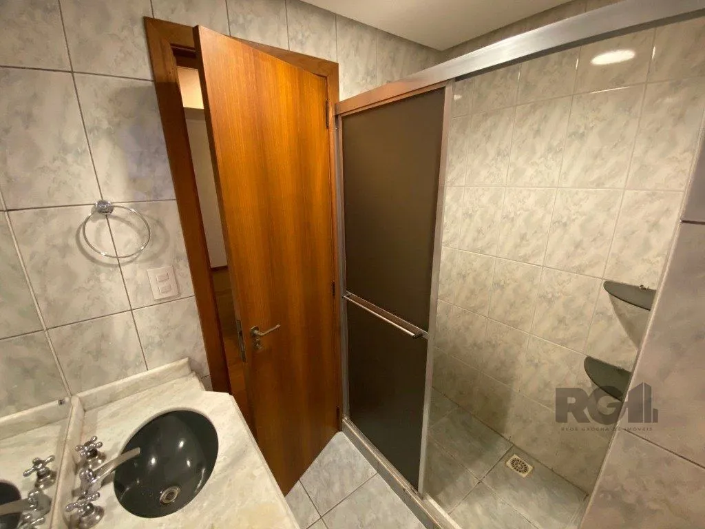 Imagem Amplo apartamento de 2 dormitórios no Petrópolis