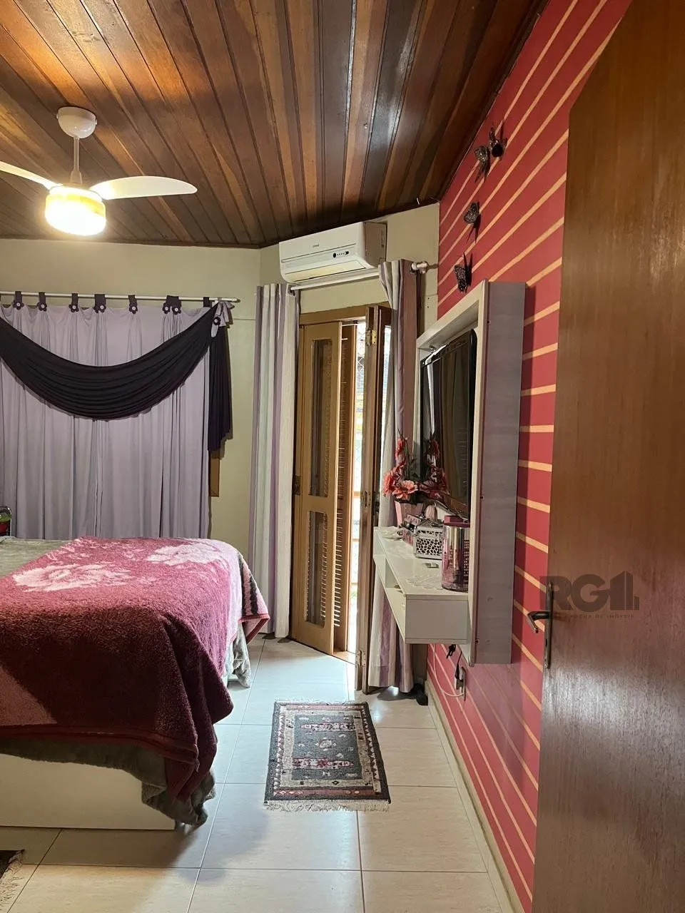 Imagem Casa sobrado mobiliado, 2 dormitórios, Bairro Imbuí