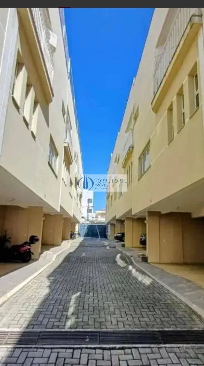 Imagem Ótima casa em condomínio fechado com 140 m² 3 suítes 2 vagas de garagem