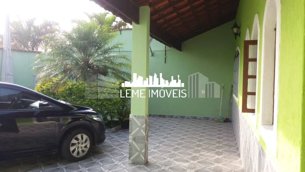 Imagem CASA TÉRREA AMPLA À VENDA NO LITORAL DE SÃO PAULO, ACEITA FGTS!!!