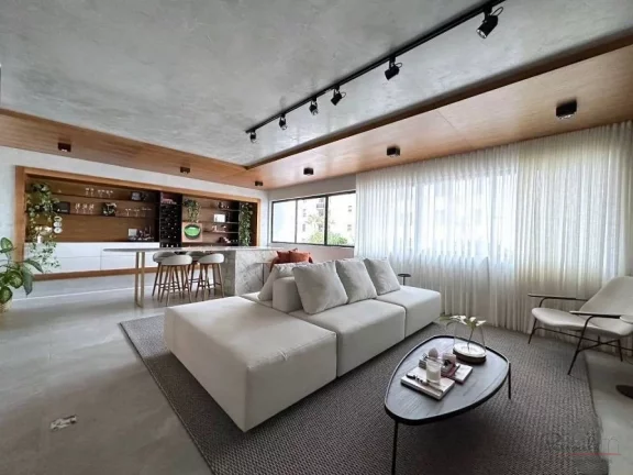 Imagem Apartamento amplo junto a Beira Mar Florianópolis, reformado, mobiliado e decorado com 4 quartos se...