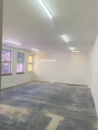 Imagem Prédio Comercial Inteiro para Locação em Pinheiros, São Paulo-SP: 15 vagas de garagem, 790m² de área.