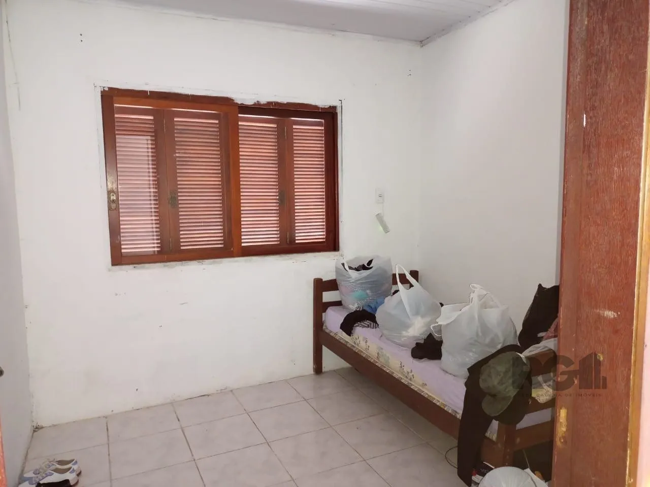Imagem Casa para Venda - 482m², 3 dormitórios, 3 vagas - Camaquã, Porto Alegre