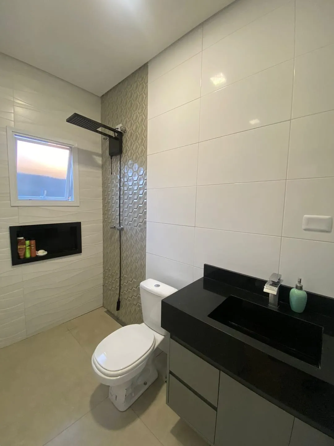 Imagem Casa à venda 3 Quartos, 1 Suite, 4 Vagas, 300M², Bairro do Grama, Caçapava - SP | Condomínio Terras do Vale