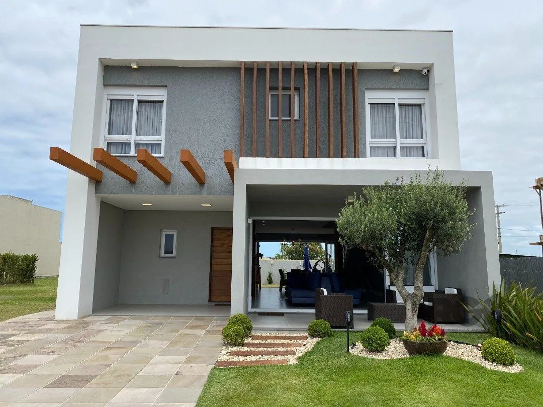 Casa de Condomínio em Atlântida Sul