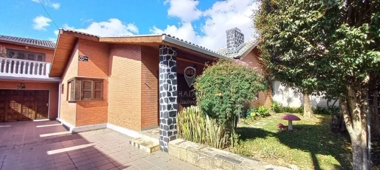 Imagem Casa Residencial/Comercial zoneamento ZR-3, no bairro Rebouças para Venda em Curitiba. CASA localiz...