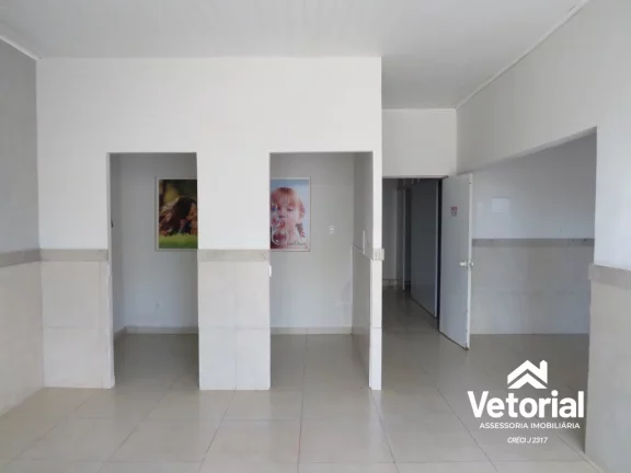 Imagem Oportunidade de Locação: Ponto Comercial com Salas, 1 Banheiro e 82m² no Centro de Barreiras-BA!