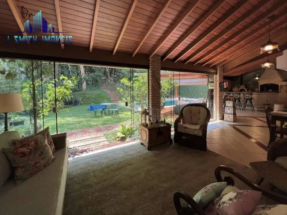 Imagem Casa Especial! Piscina aquecida, gourmet e muita natureza! Condomínio Top.