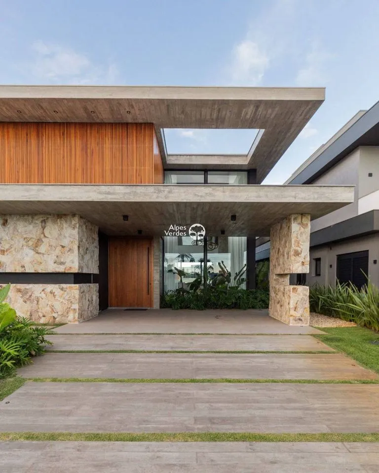 Imagem Vende-se casa prox ao centro de Xangri-lá - 6 Quartos- Valor R$7.950.000,00