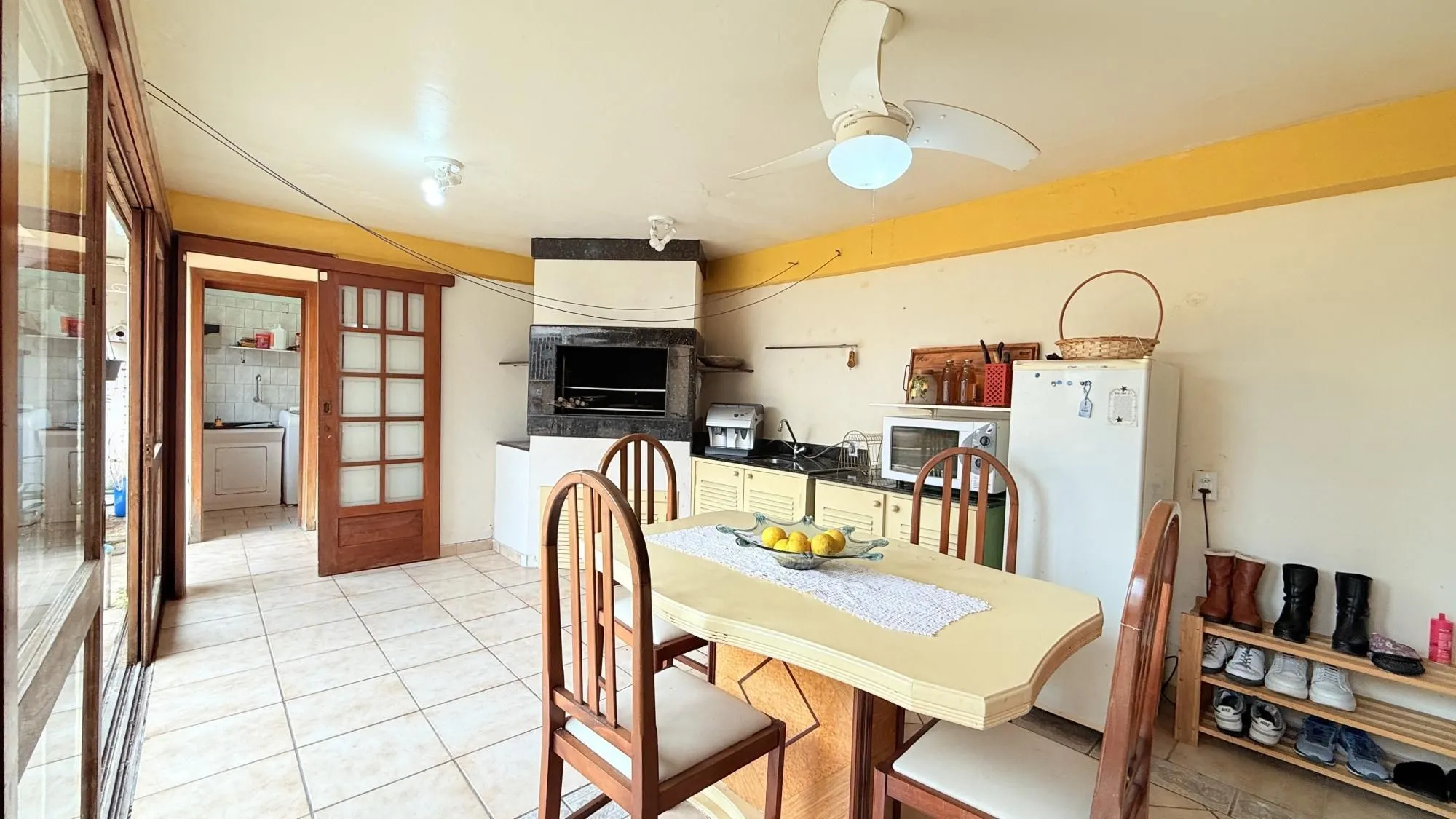 Imagem Casa para Venda - 260m², 4 dormitórios, sendo 1 suites, 4 vagas - Nonoai