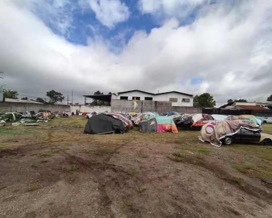 Imagem Área em Pinhais PR, murada e aterrada, contendo 5.000 metros quadrados