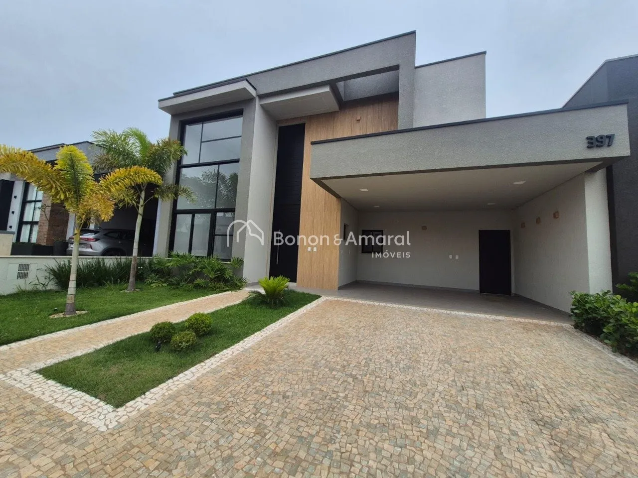 Imagem Linda casa térrea no condomínio Royal Garden em Paulínia- SP