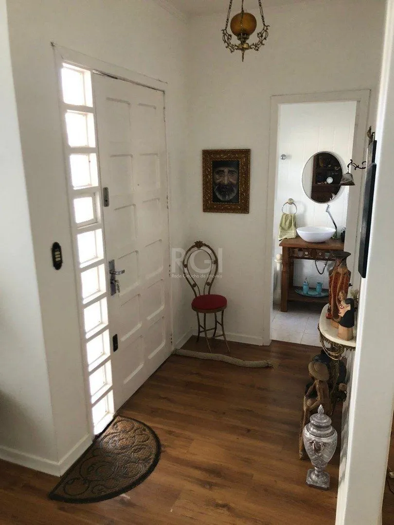 Imagem Casa para Venda com 3 dormitórios, sendo 1 suites e 3 vagas no bairro Guarujá