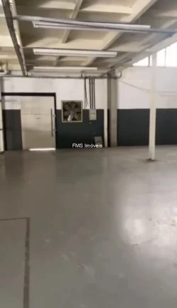 Imagem Galpão com 1400m² para locação em Mogi das Cruzes.