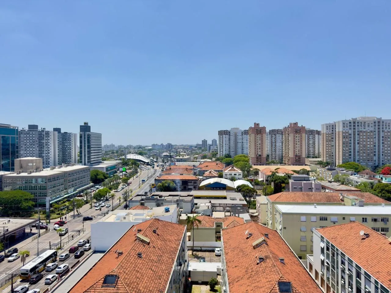 Imagem Apartamento à venda em Porto Alegre, Vila Ipiranga, com 2 quartos, 68m2